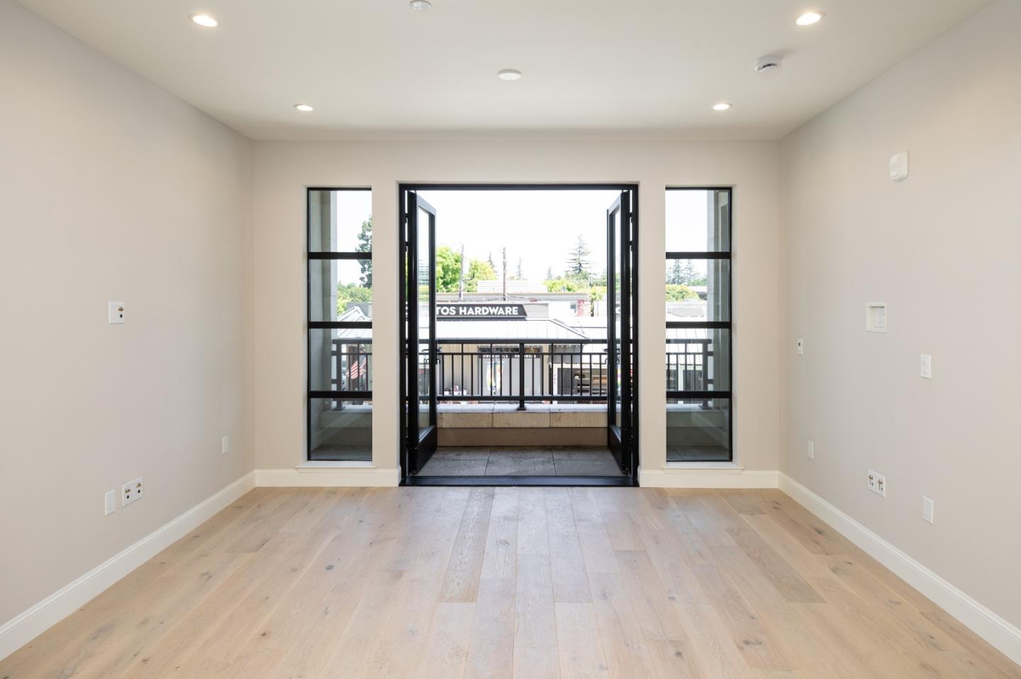 450 First Street 204