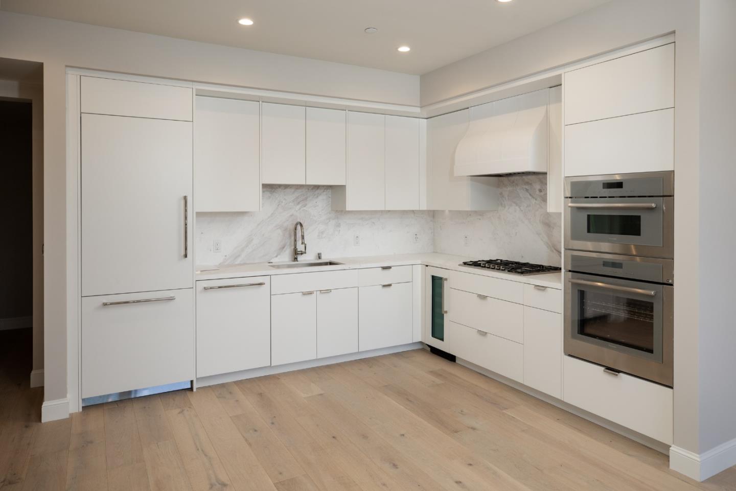 450 First Street 204