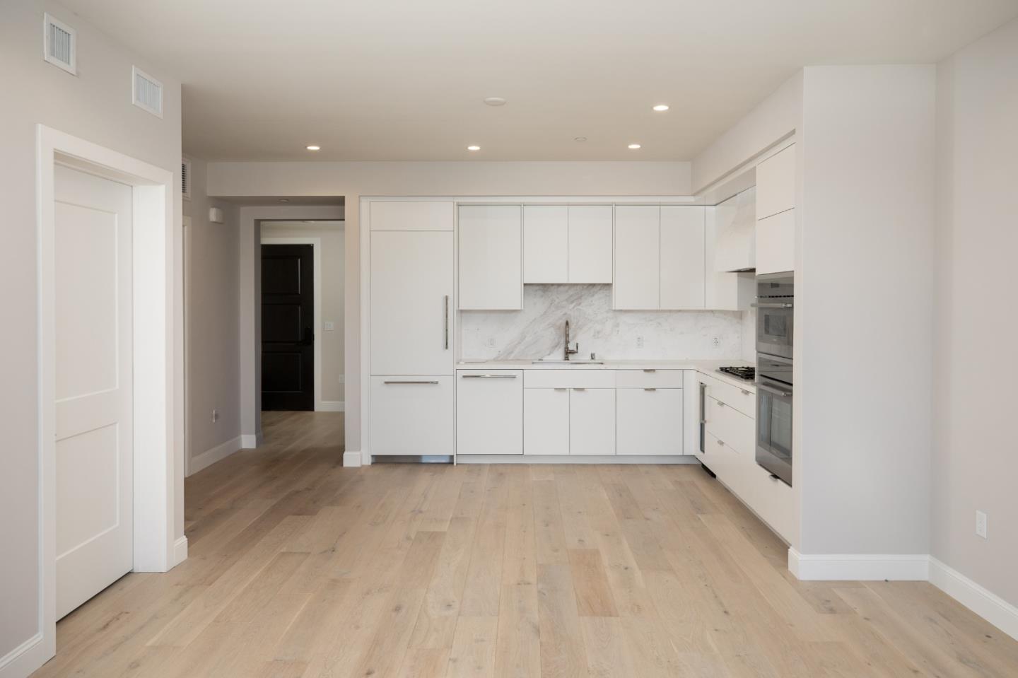 450 First Street 204