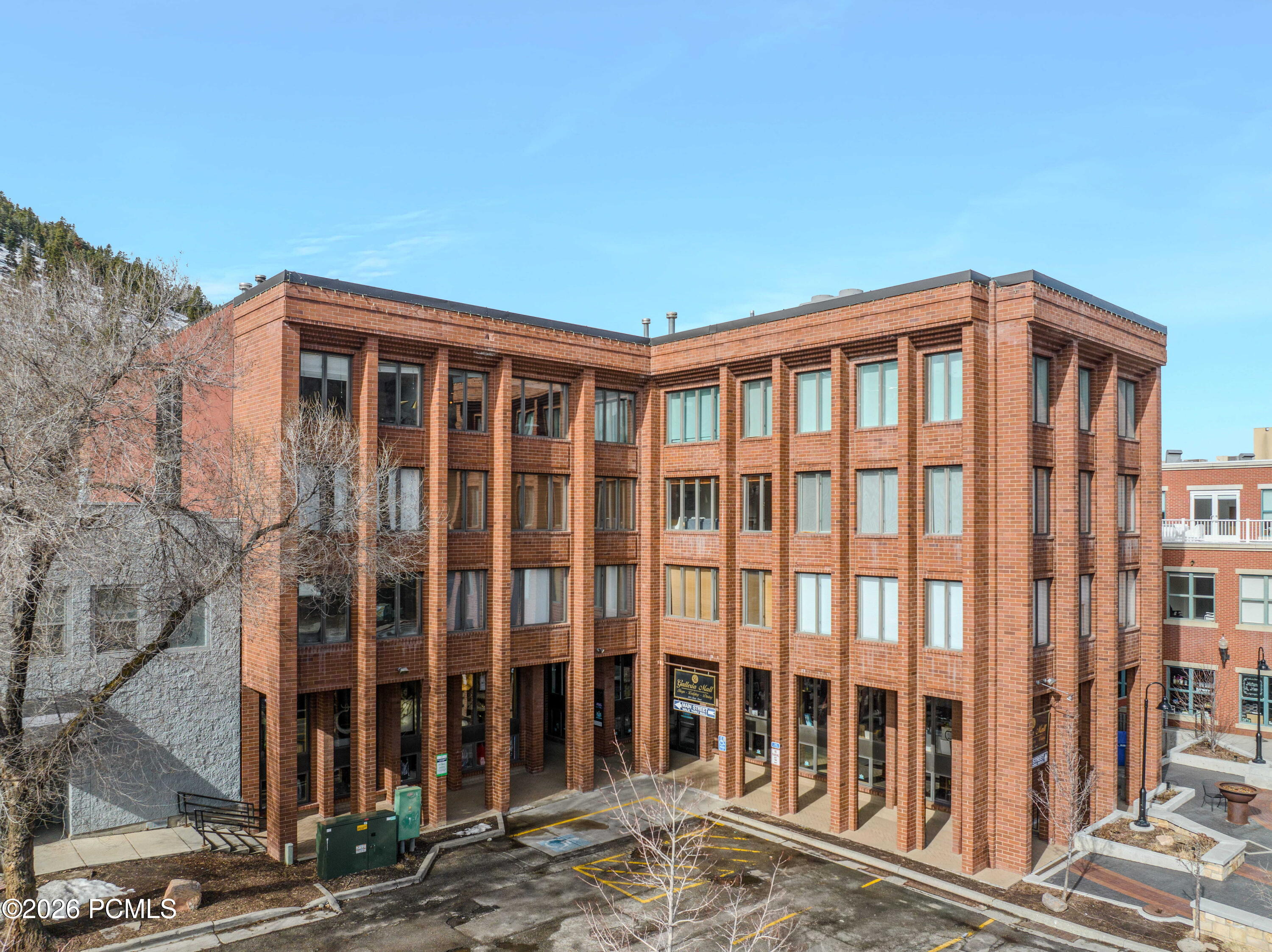 580 Main Street Street 402