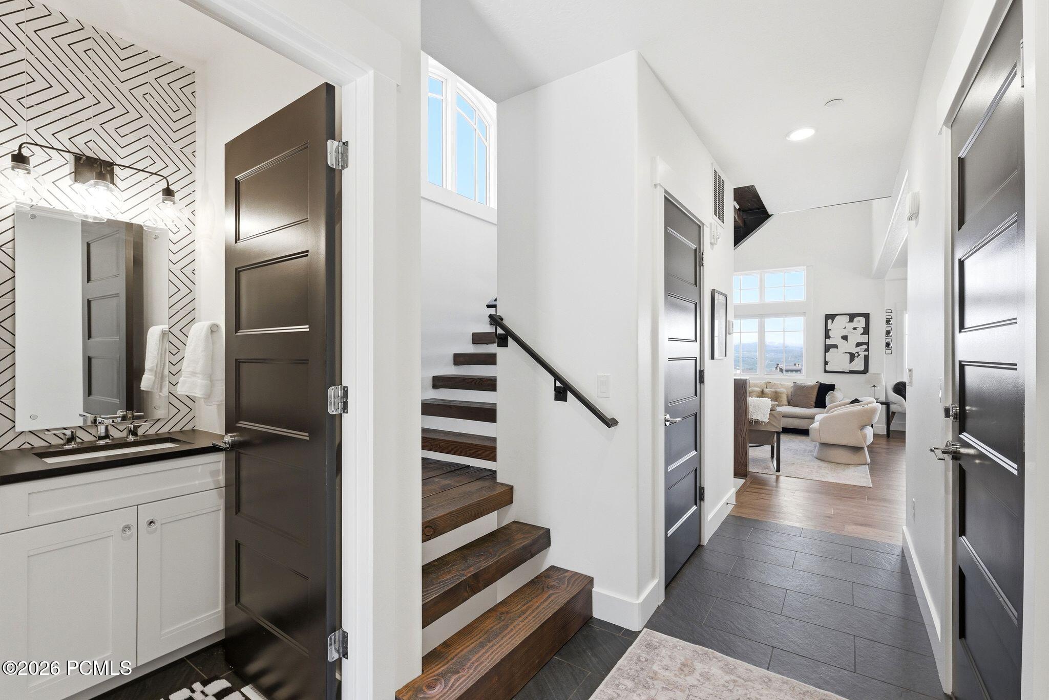 4096 Fairway Lane