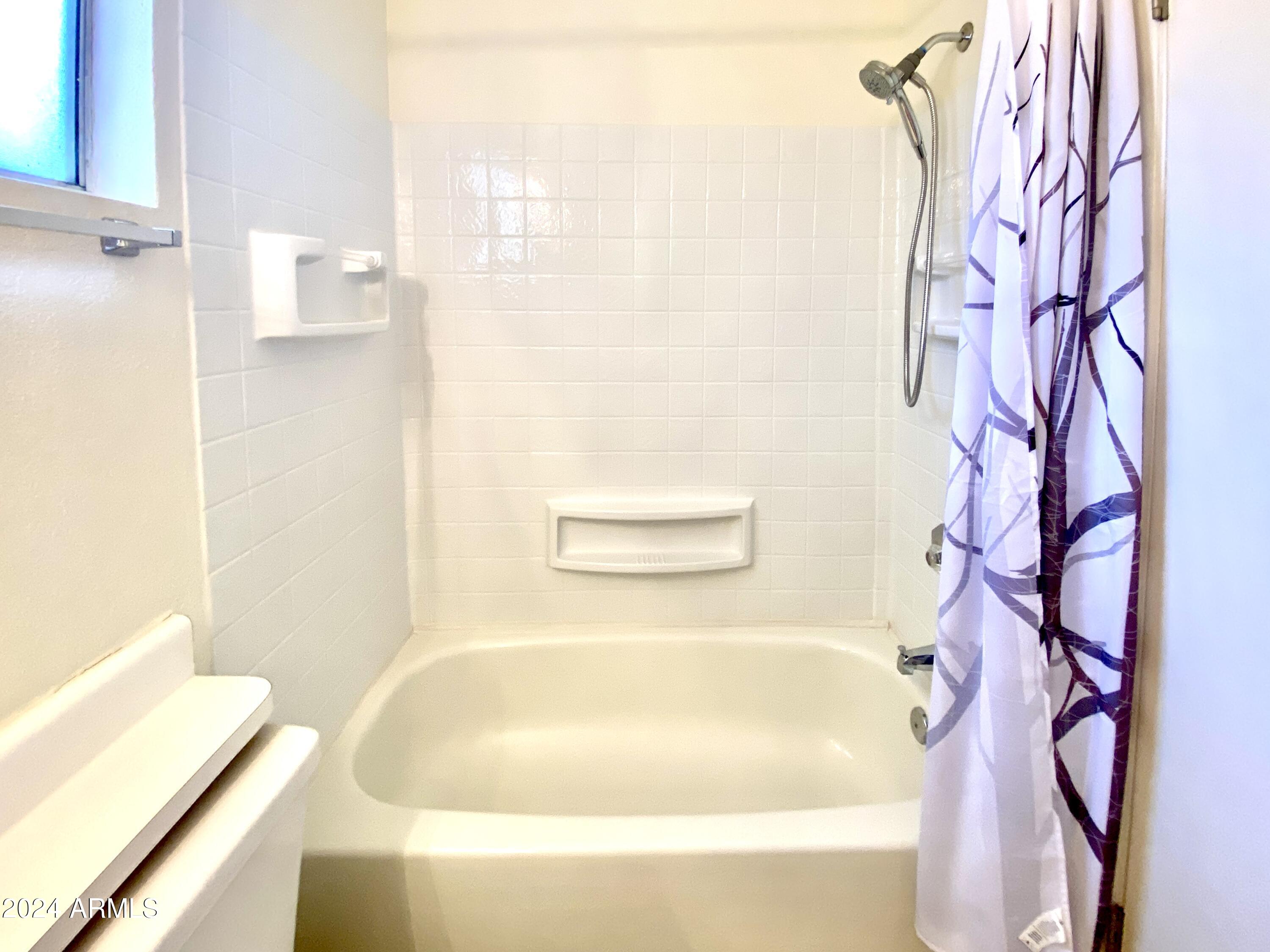 653 W GUADALUPE Road, 1017
