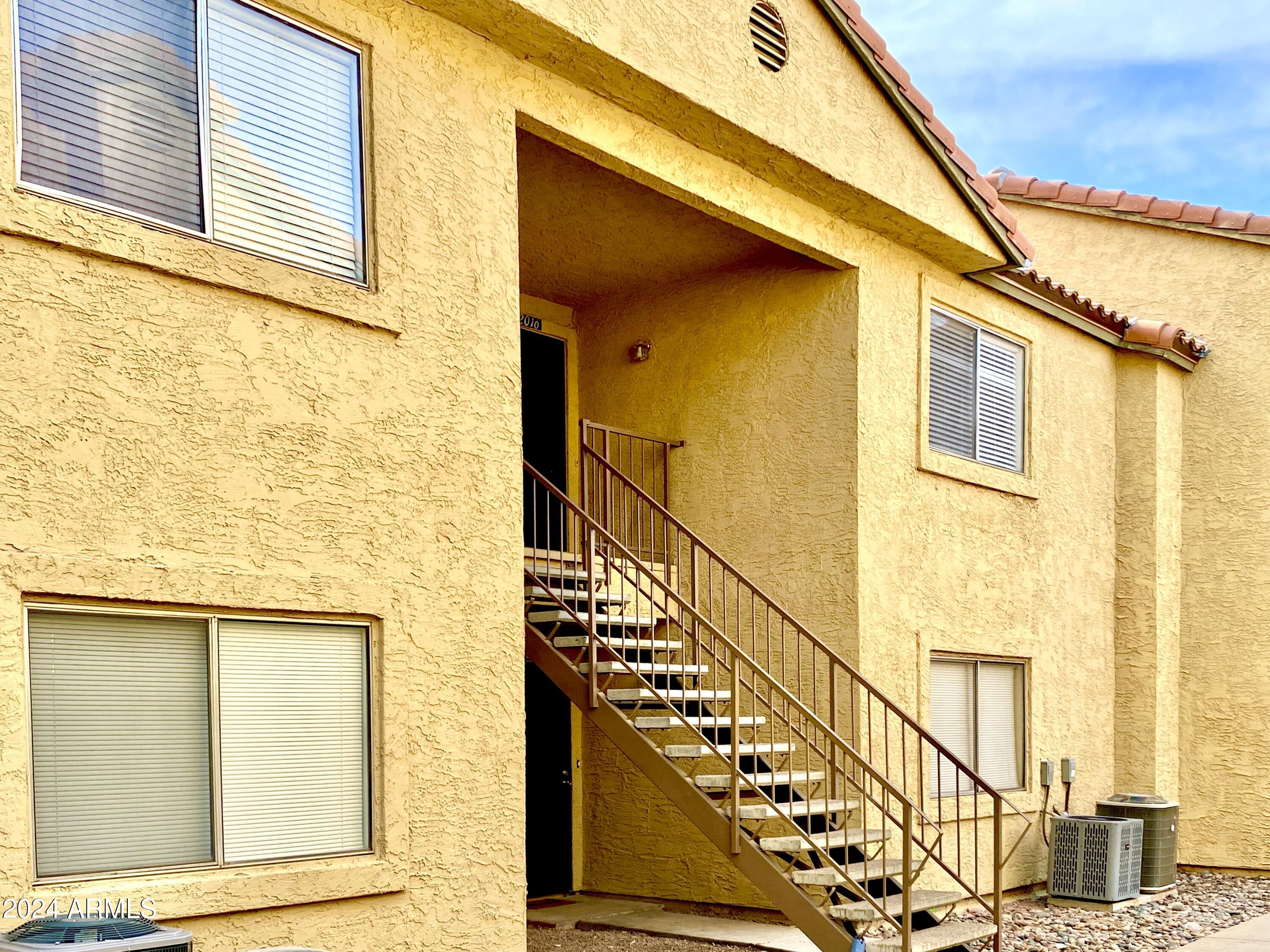 653 W GUADALUPE Road, 1017