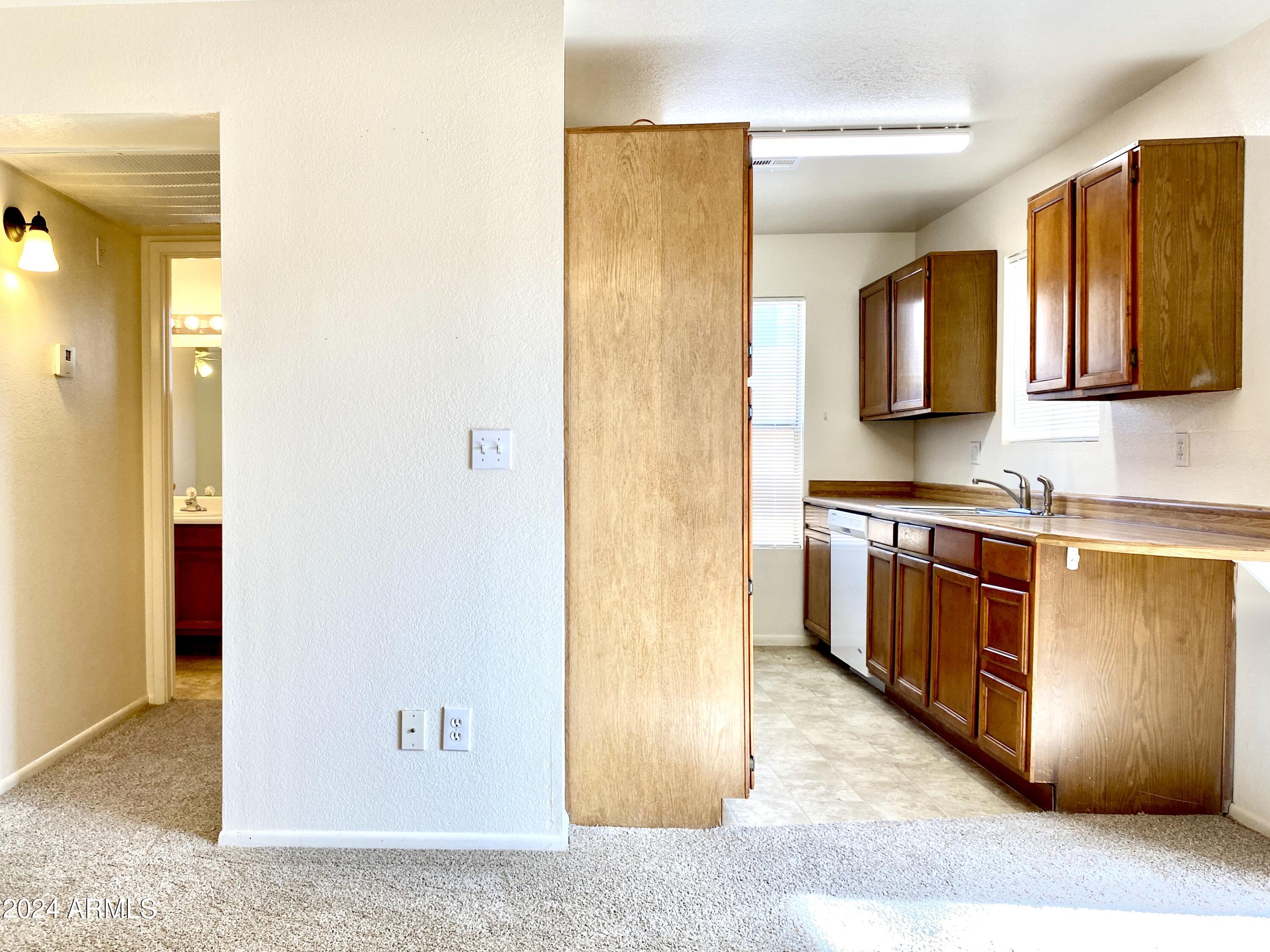 653 W GUADALUPE Road, 1017