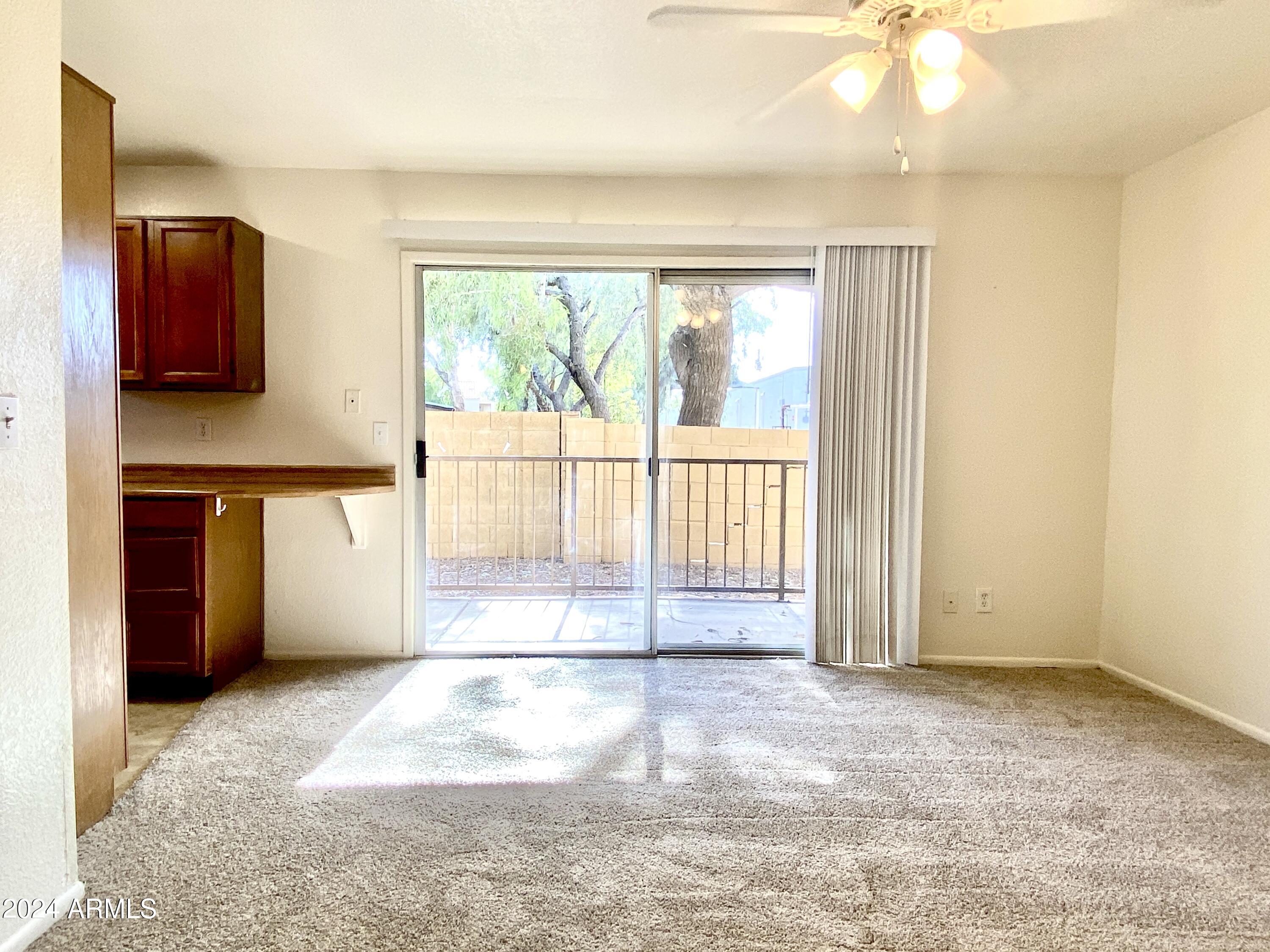 653 W GUADALUPE Road, 1017