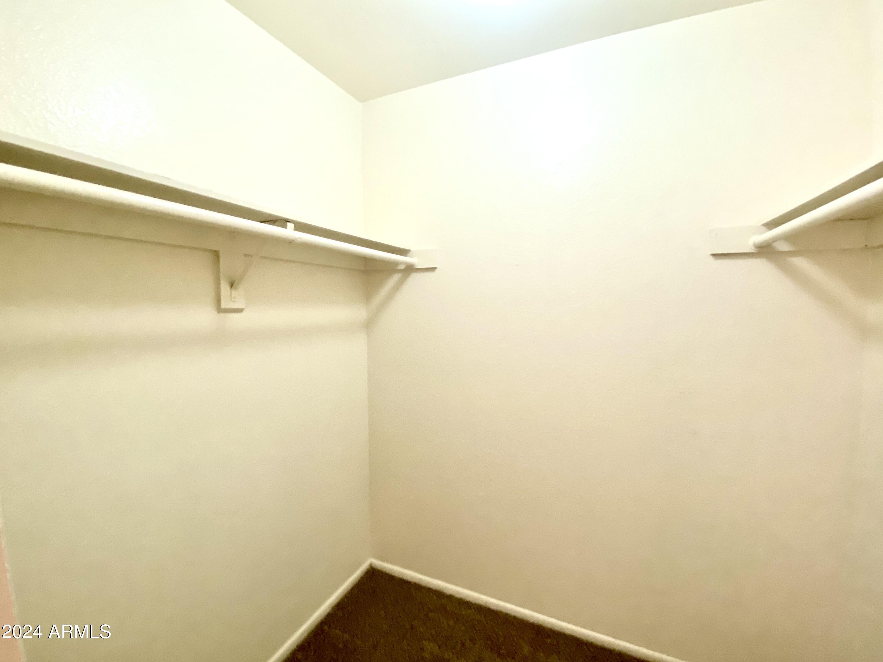 653 W GUADALUPE Road, 1017