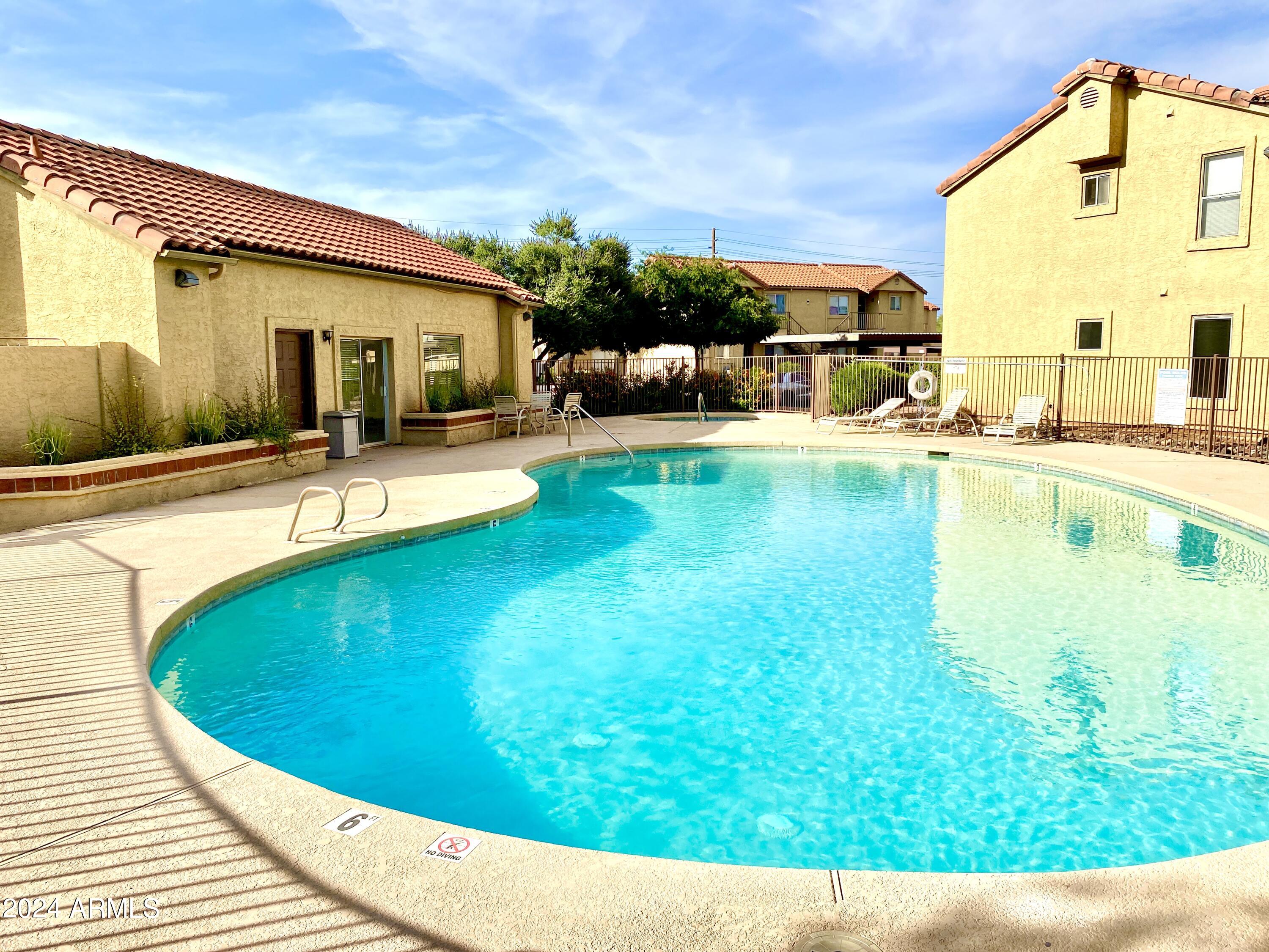 653 W GUADALUPE Road, 1017