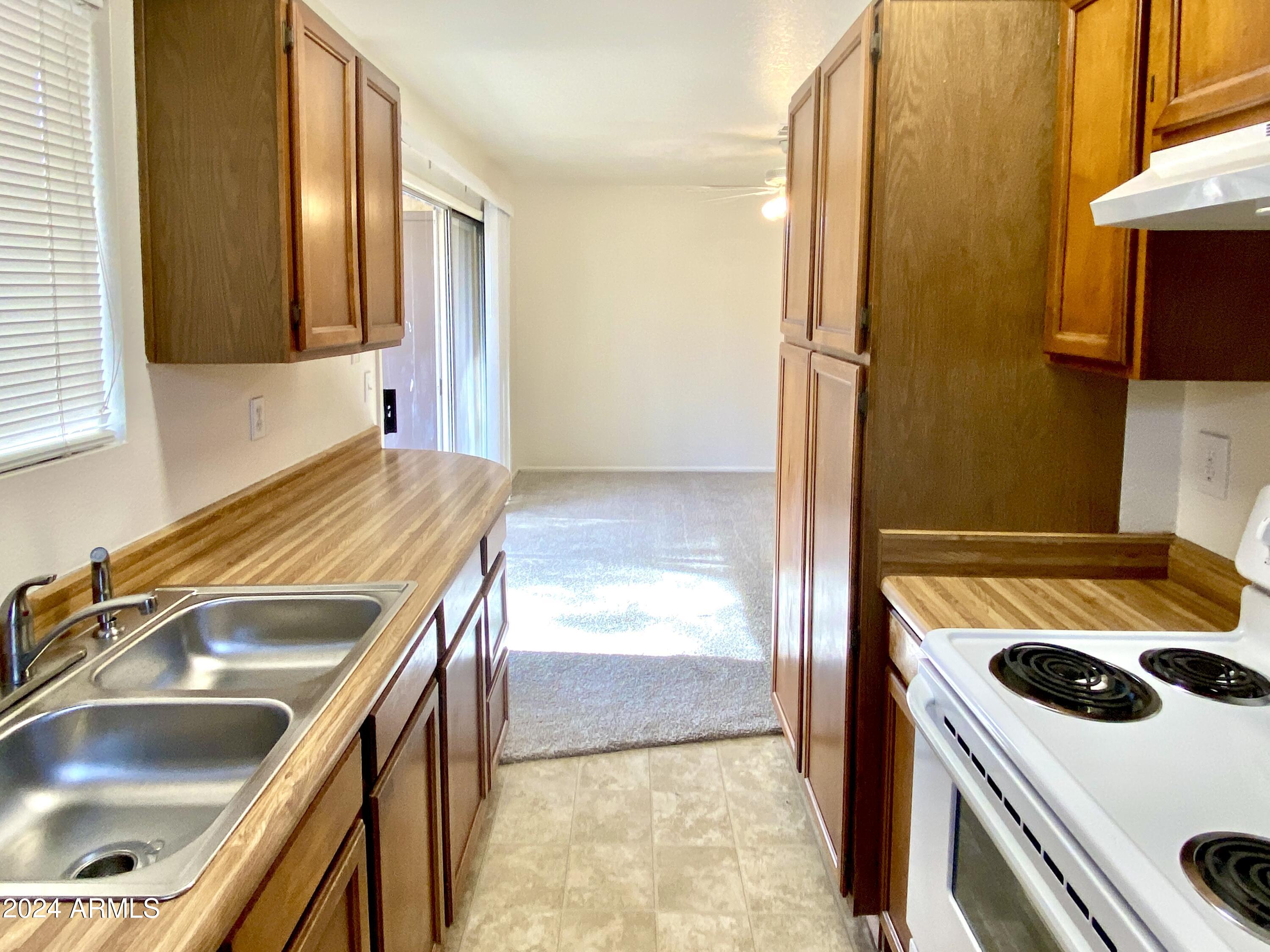 653 W GUADALUPE Road, 1017