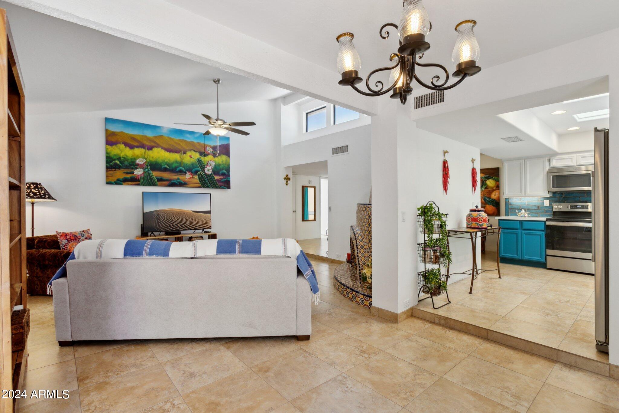 1105 E TAPATIO Drive