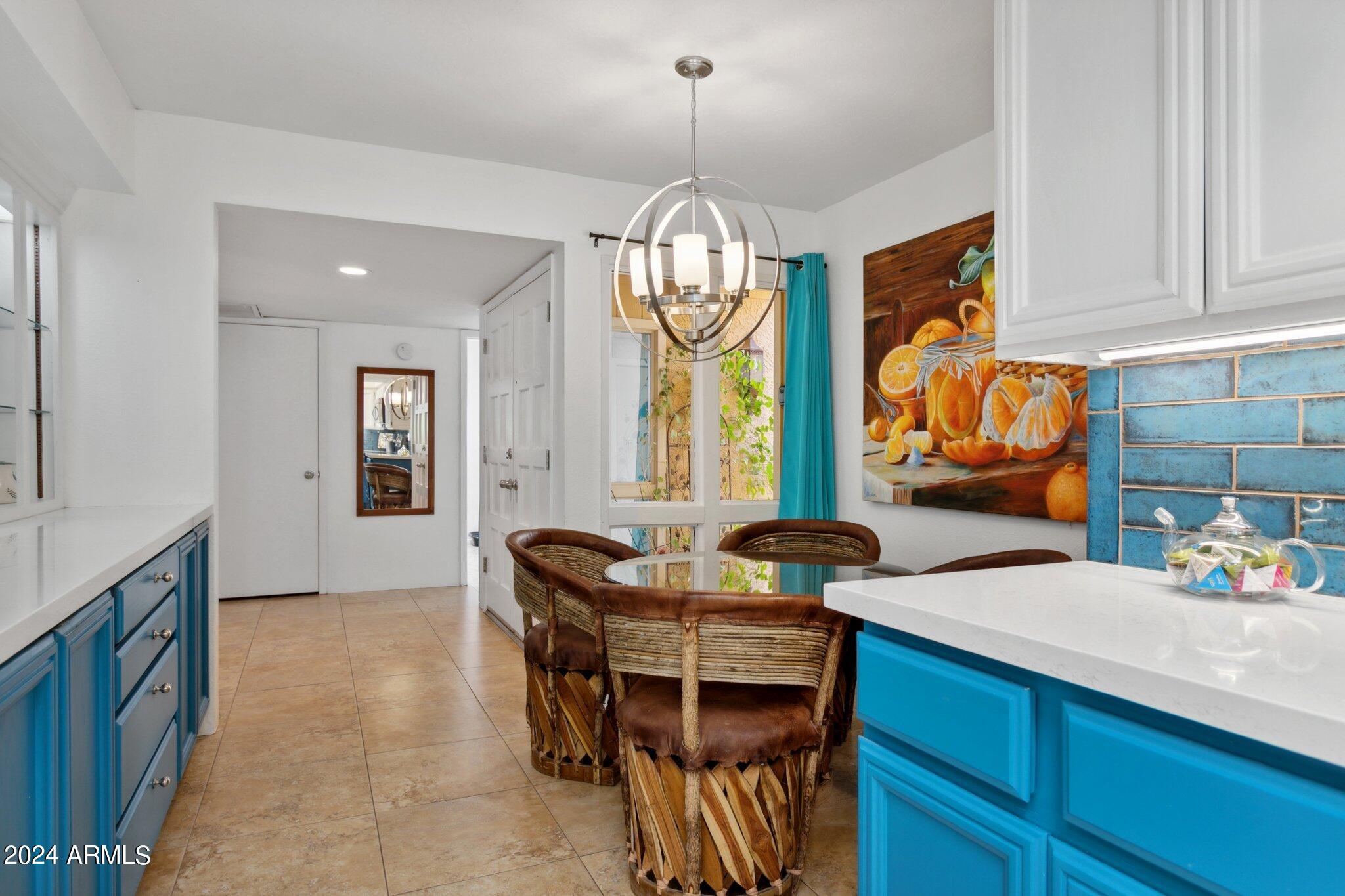 1105 E TAPATIO Drive