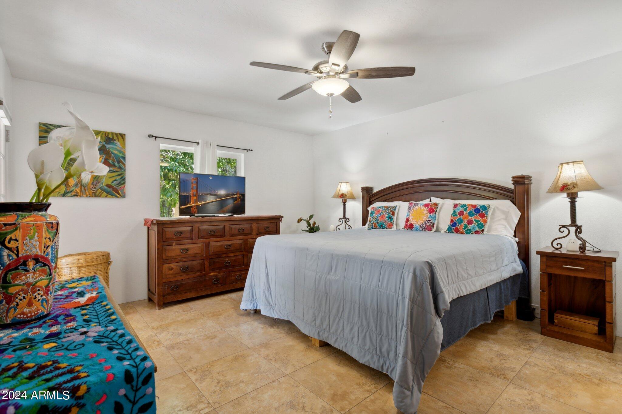 1105 E TAPATIO Drive