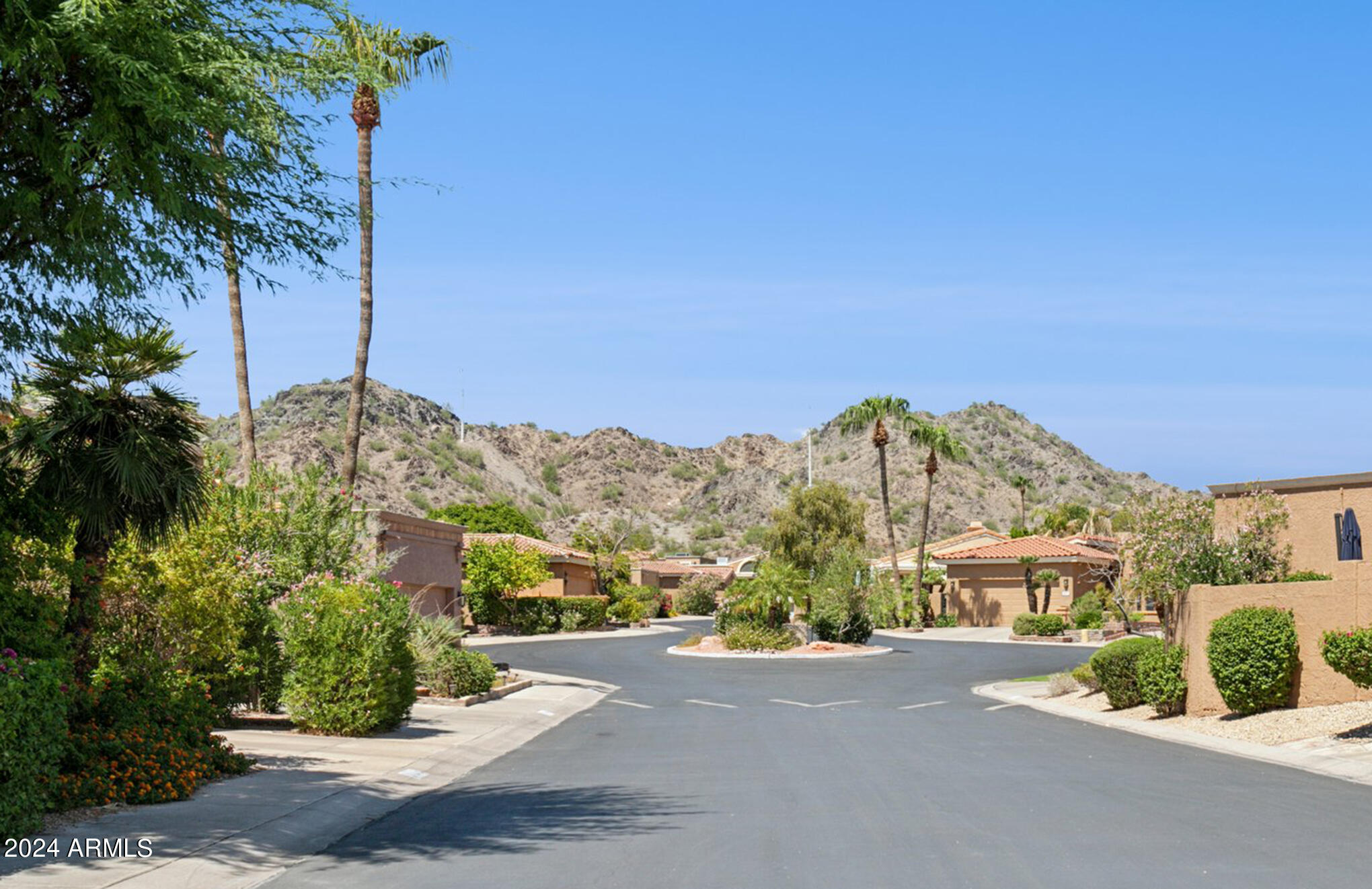 1105 E TAPATIO Drive