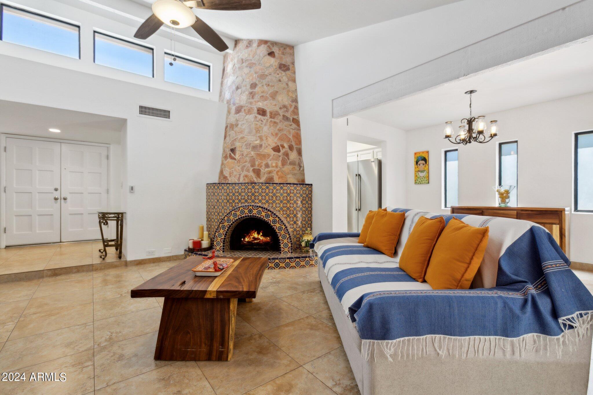 1105 E TAPATIO Drive
