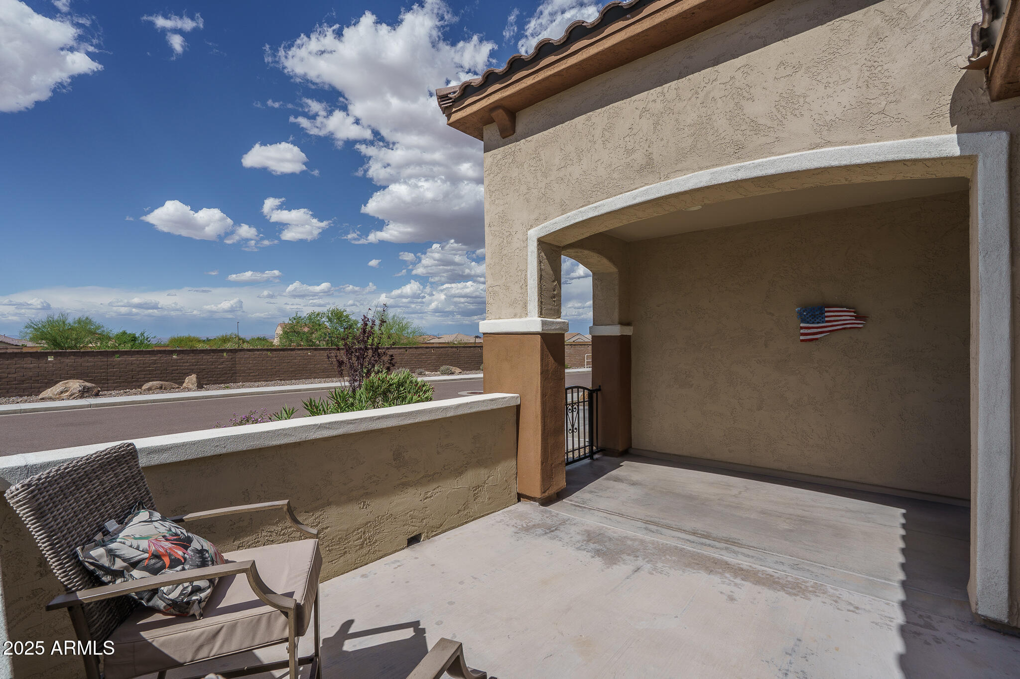 26017 W MAPLE Drive