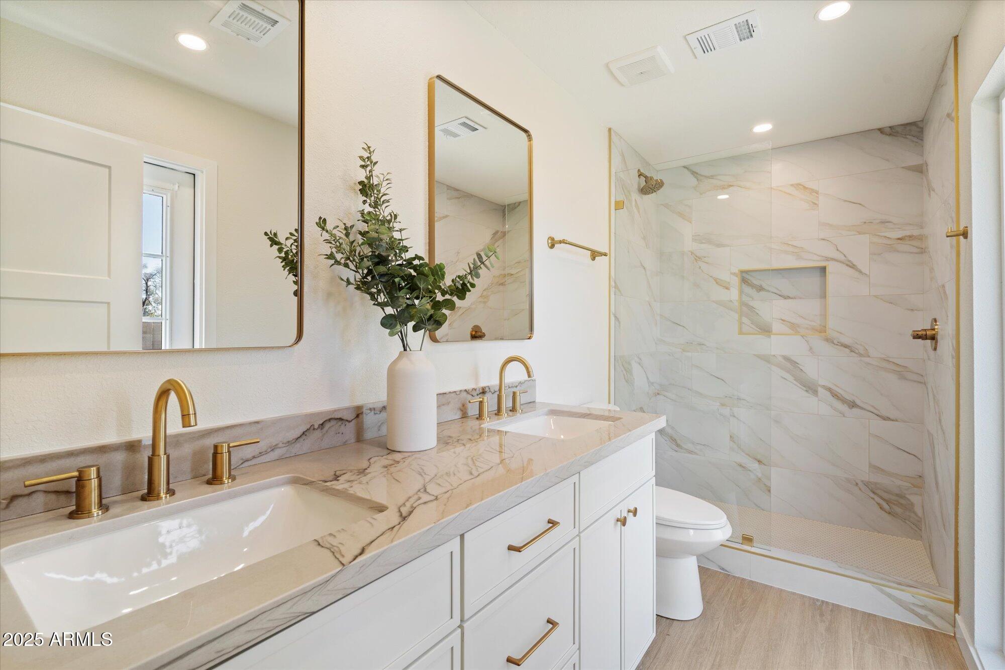 2900 N NEBRASKA Street