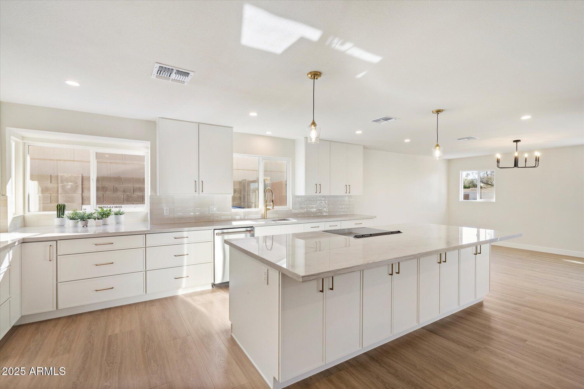 2900 N NEBRASKA Street