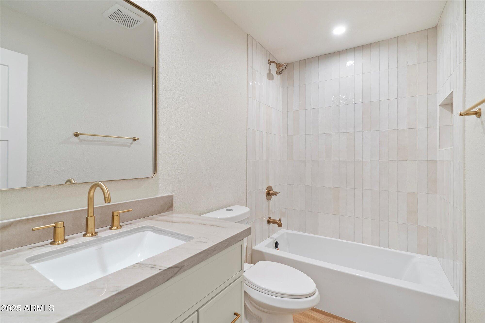 2900 N NEBRASKA Street