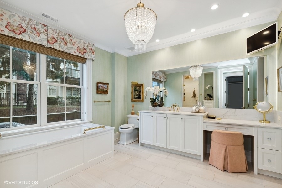 1095 Kelmscott Way Unit: 300