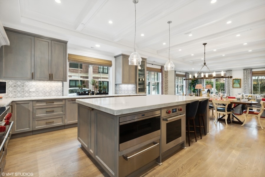 1095 Kelmscott Way Unit: 300