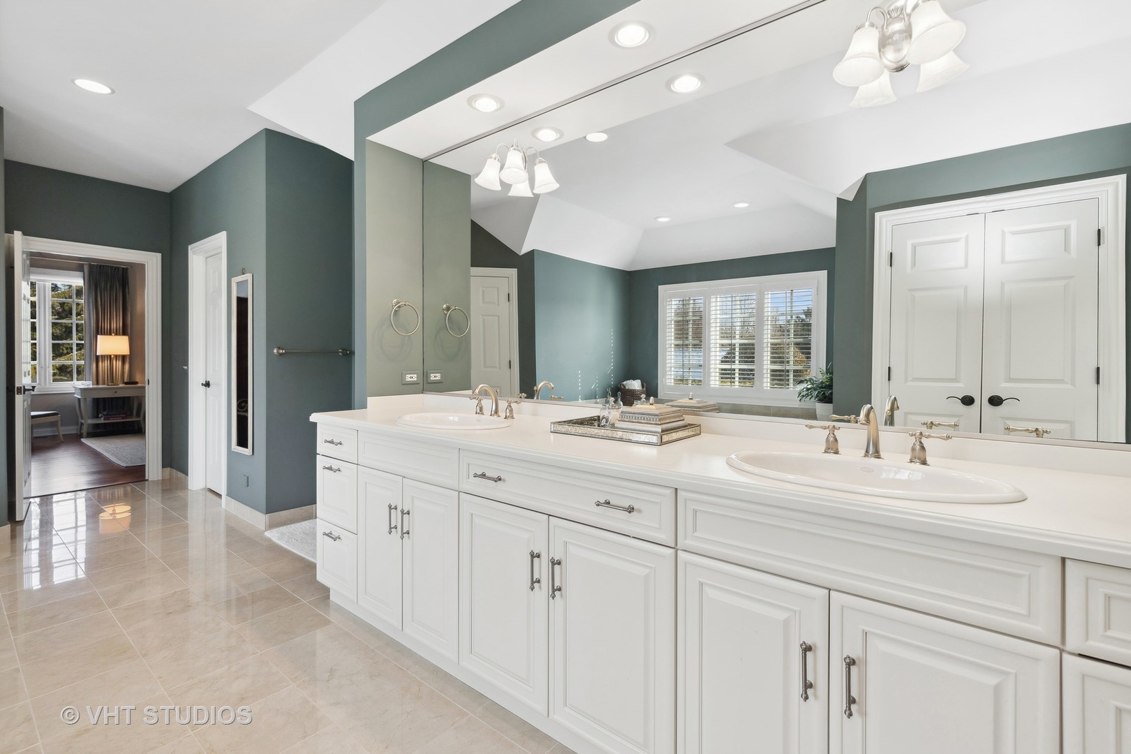 1190 Longmeadow Lane