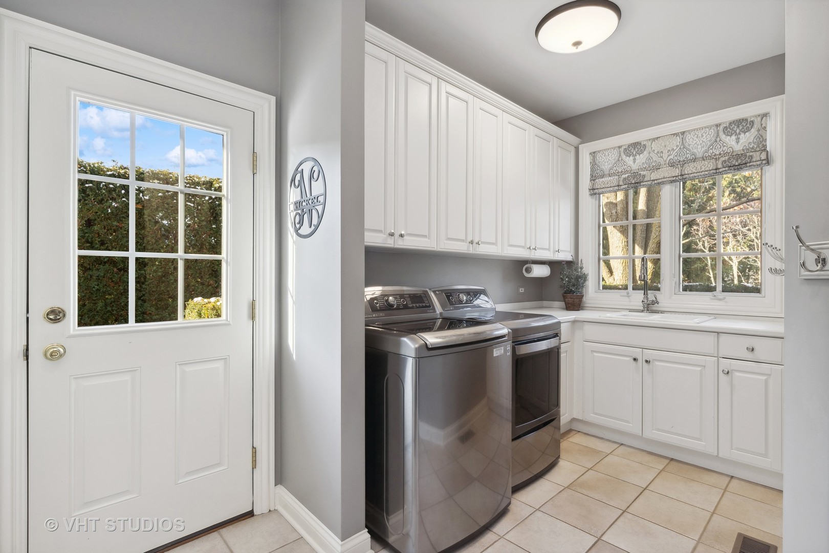 1190 Longmeadow Lane