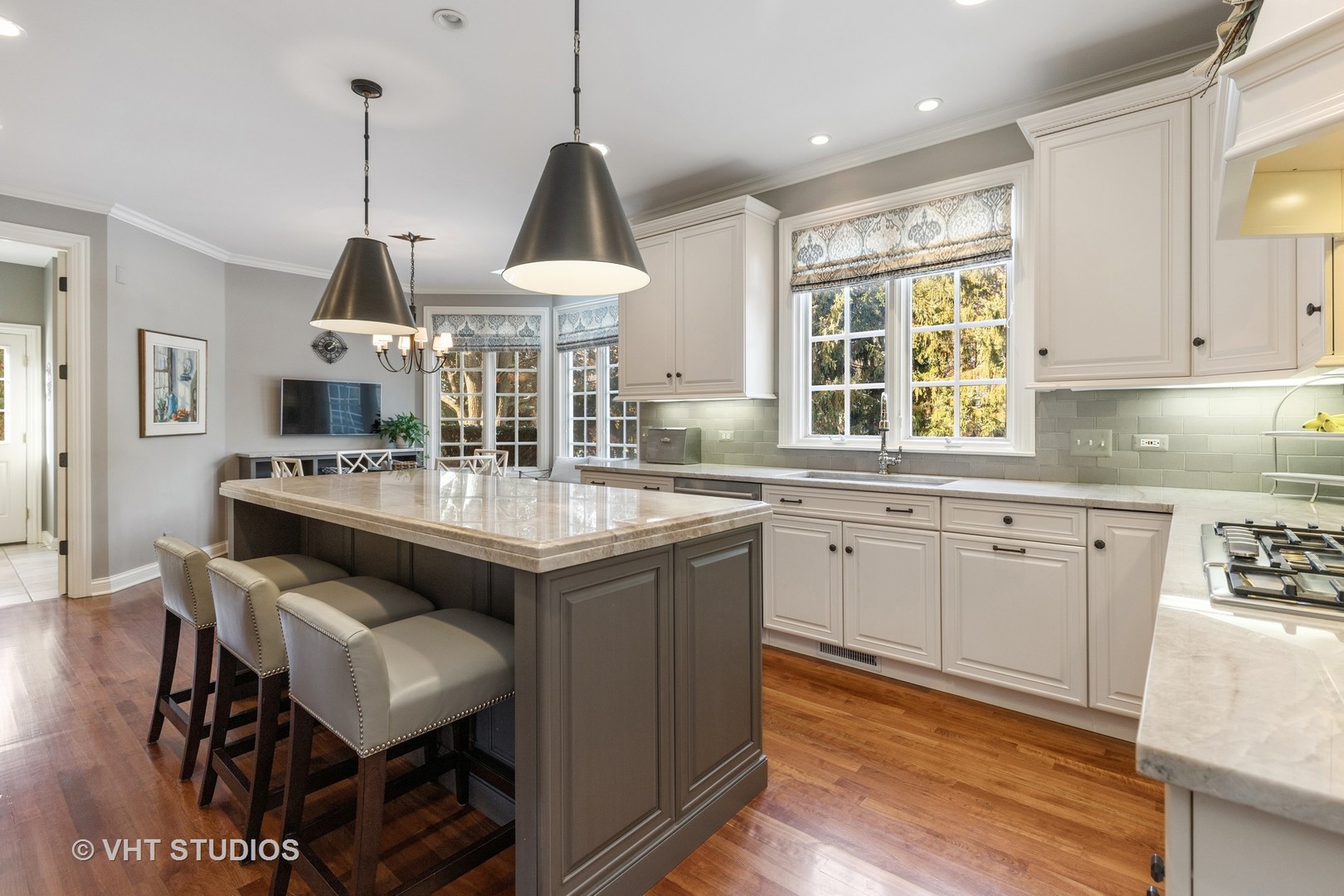 1190 Longmeadow Lane