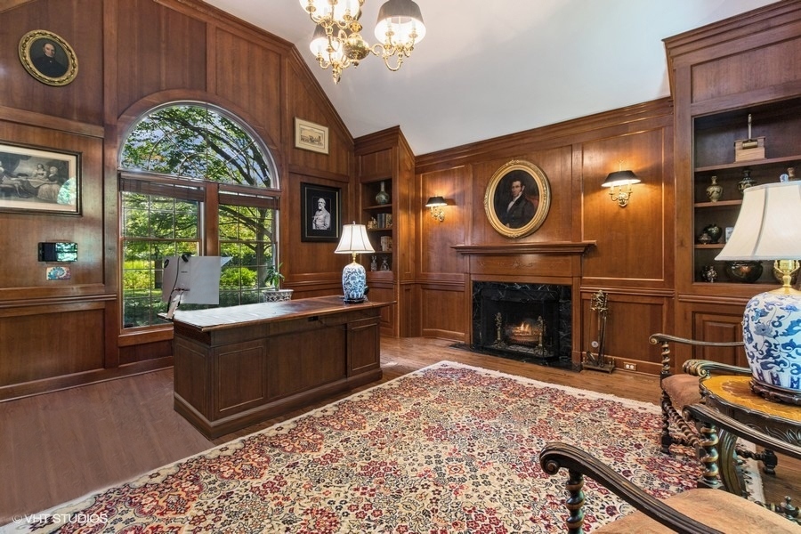 475 W DEERPATH Road