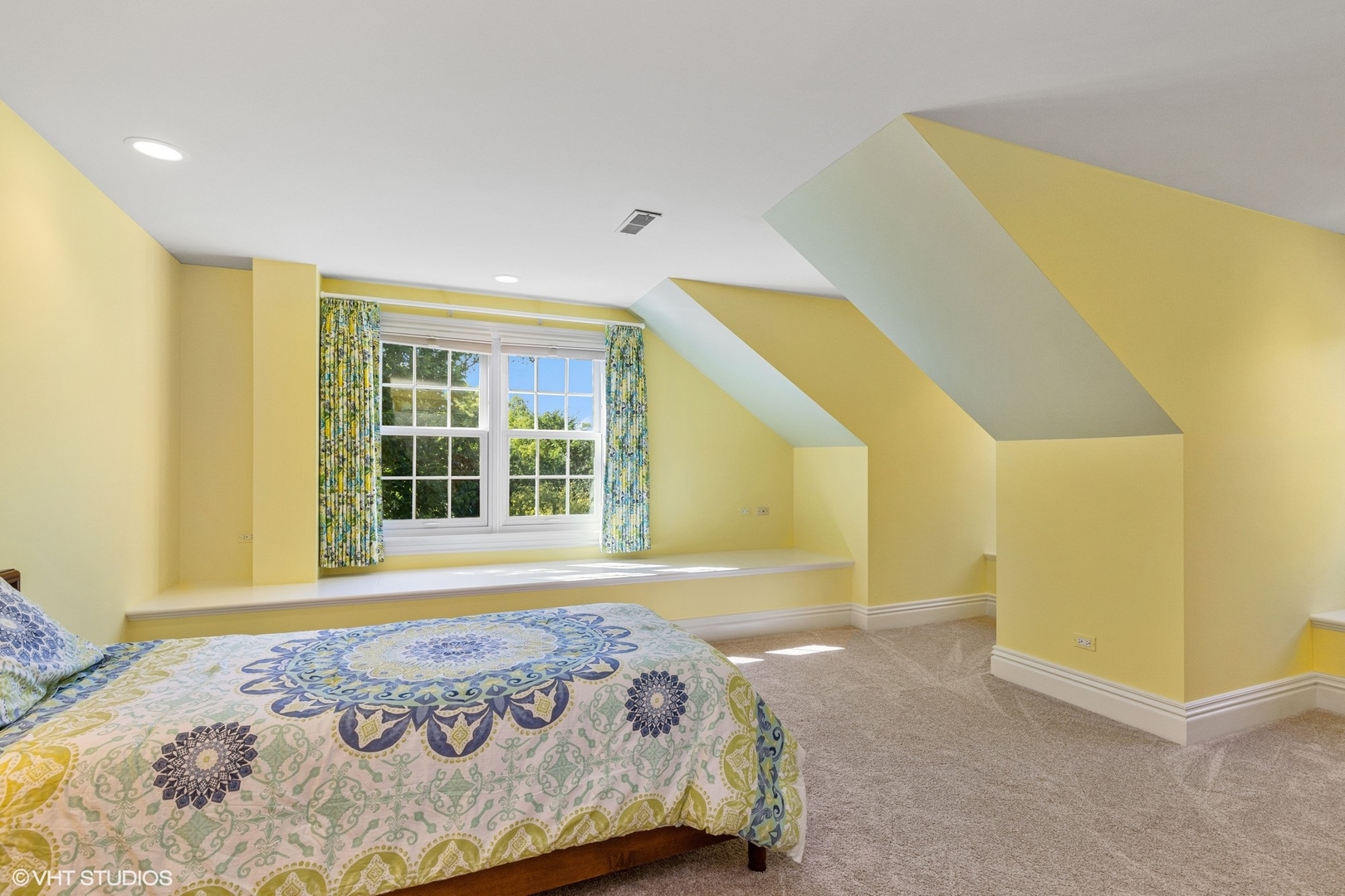475 W DEERPATH Road
