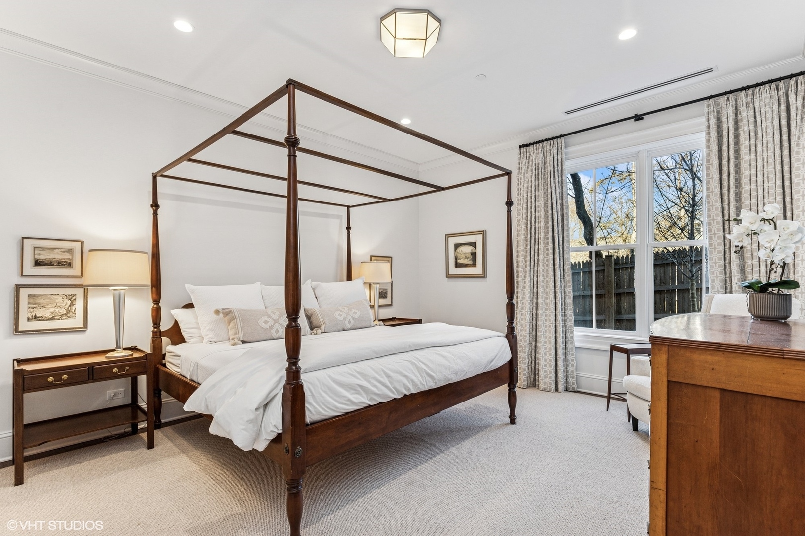 120 E Scranton Avenue Unit: 202