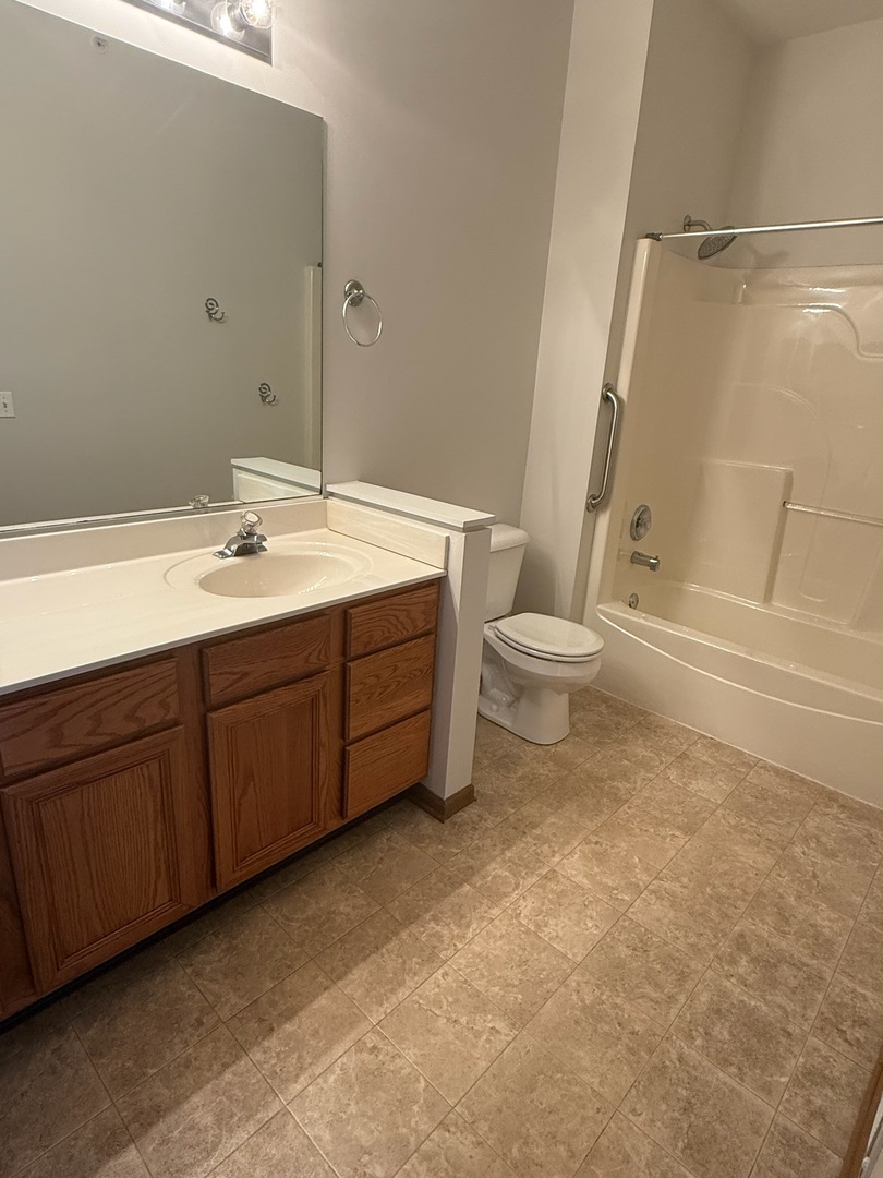 3317 Stratford Court Unit: 1C