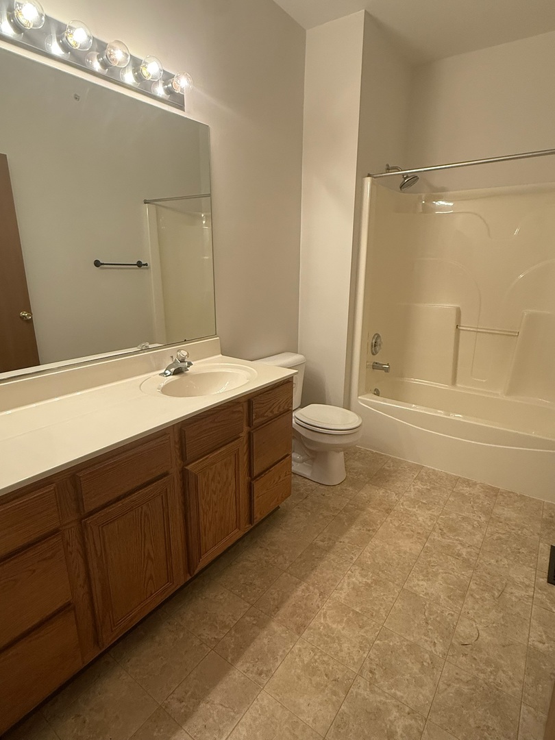 3317 Stratford Court Unit: 1C