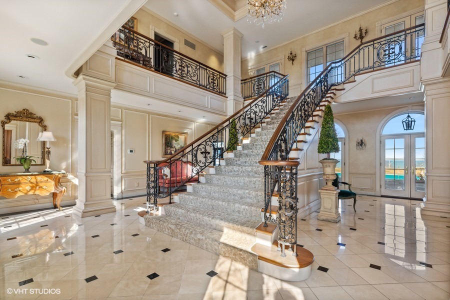 700 Crab Tree Farm Lane