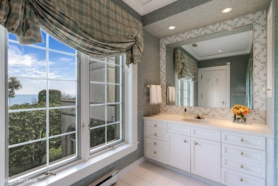 700 Crab Tree Farm Lane