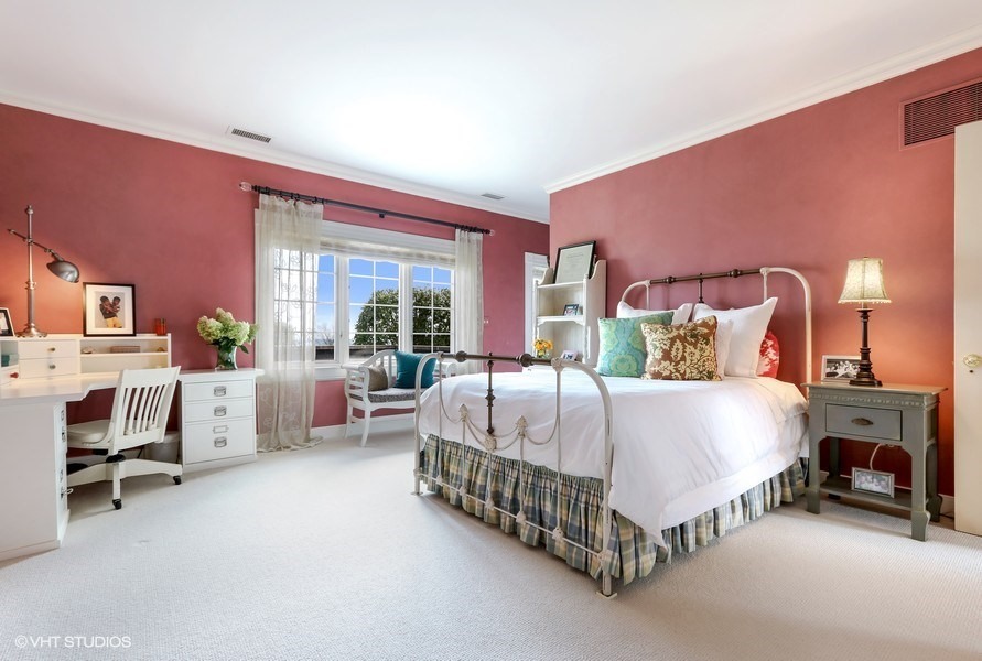700 Crab Tree Farm Lane