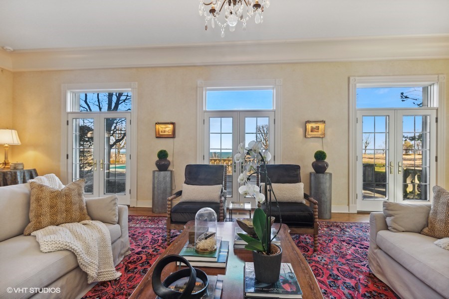 700 Crab Tree Farm Lane