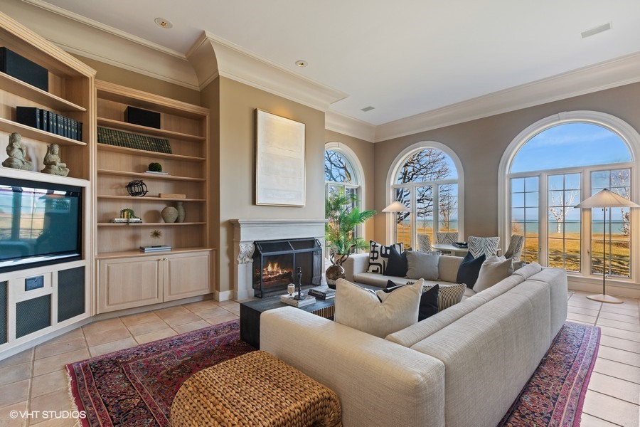 700 Crab Tree Farm Lane