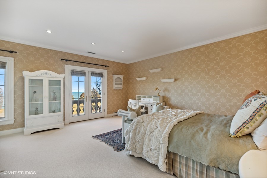 700 Crab Tree Farm Lane