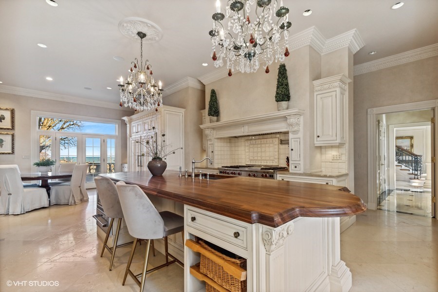 700 Crab Tree Farm Lane