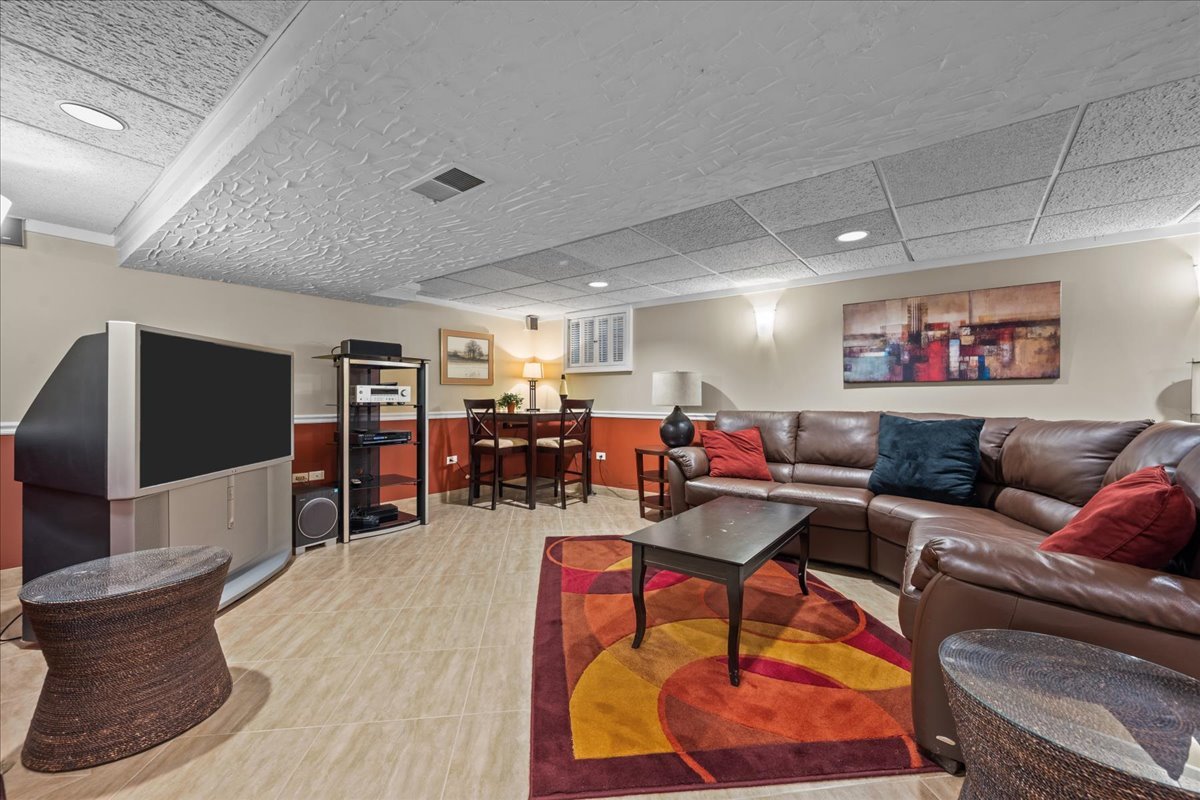 1412 Elizabeth Lane