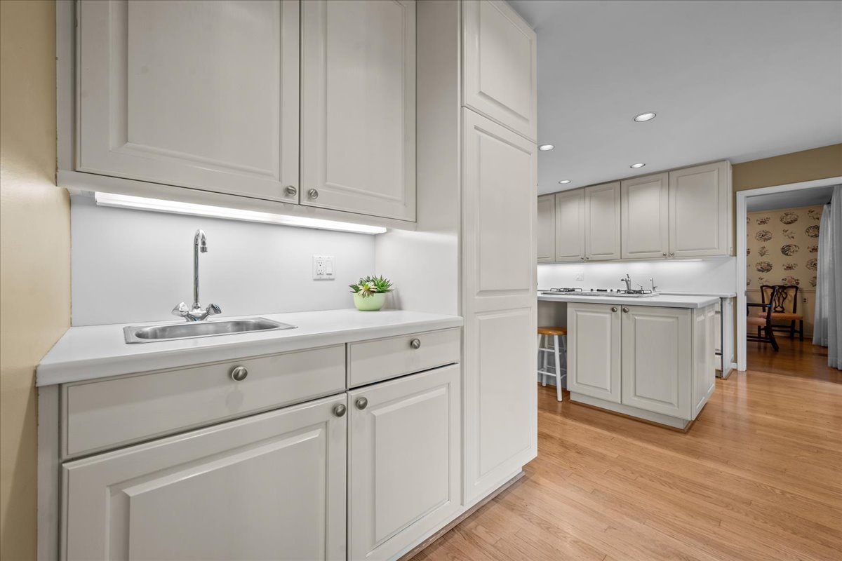 1412 Elizabeth Lane