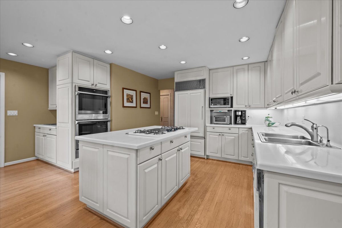 1412 Elizabeth Lane
