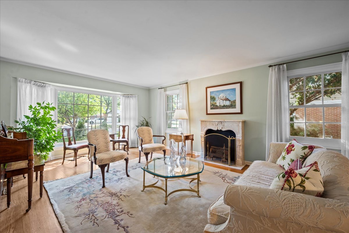 1412 Elizabeth Lane