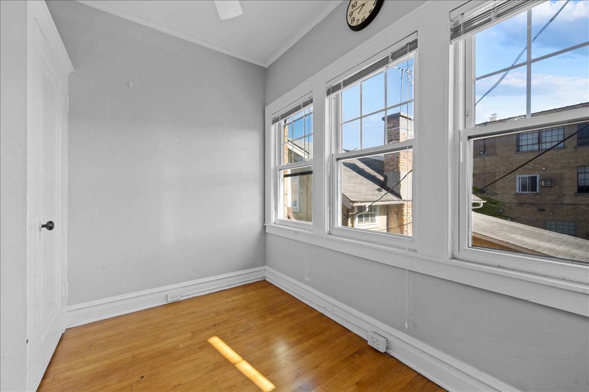 911 Green Bay Road Unit: 2S