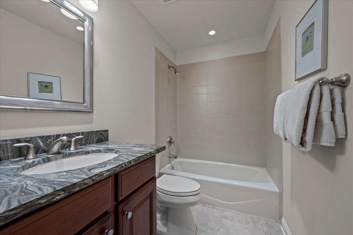 195 S Bradford Court