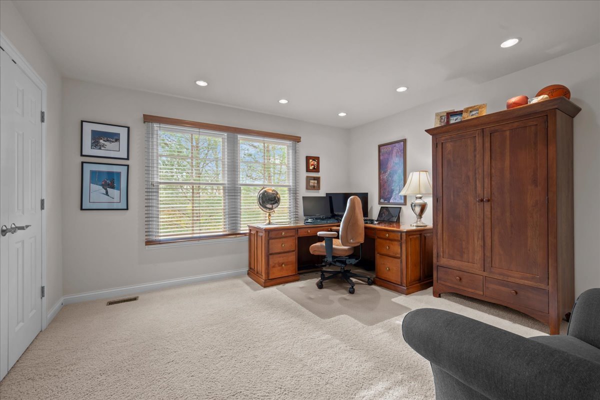 195 S Bradford Court