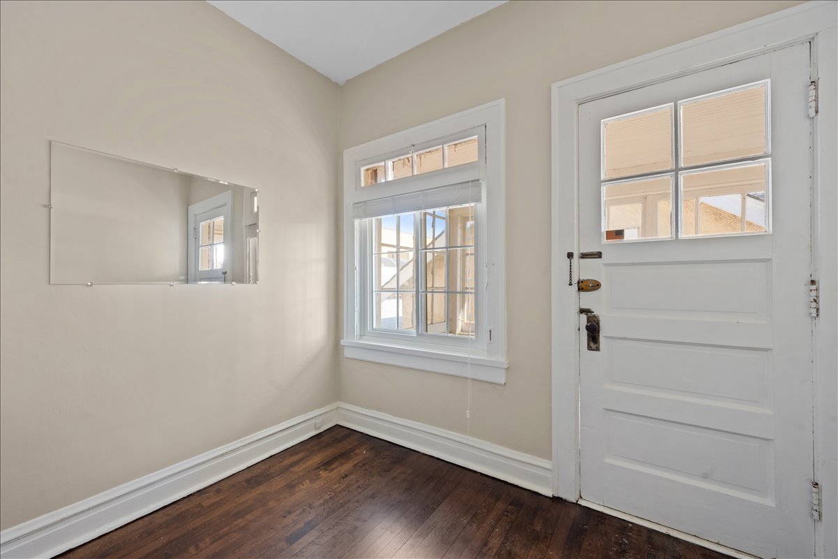 913 Green Bay Road Unit: 2N