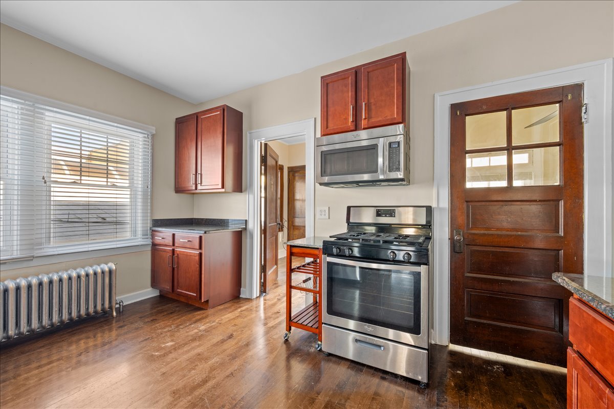 913 Green Bay Road Unit: 2N