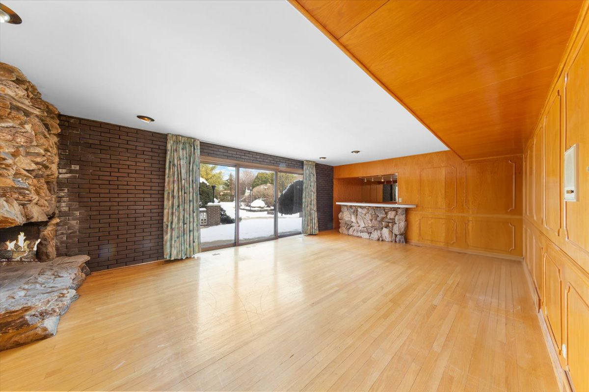 3636 Whirlaway Drive