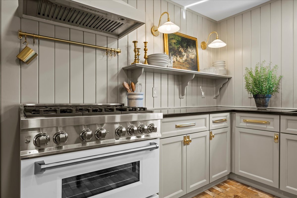 1489 N Sheridan Road