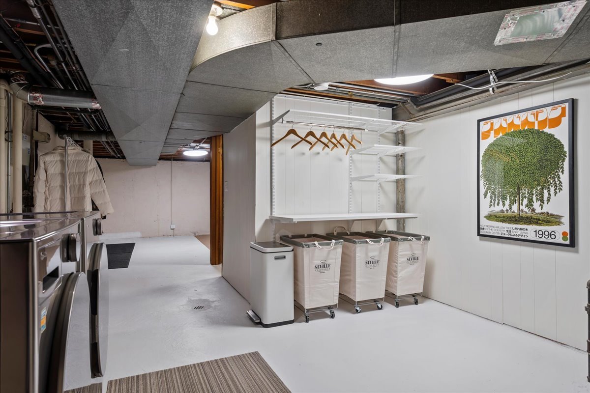 1489 N Sheridan Road